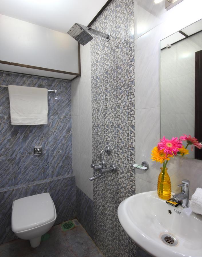 Hotel Railway Inn Thane Bagian luar foto